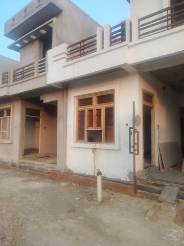 Parking in 2 BHK Independent House at Kisan Path – for Sale