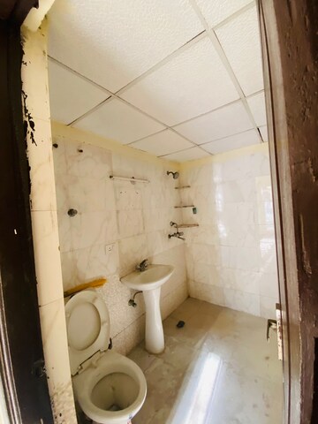 Bathroom in 3 BHK Apartment at Gardenia Gateway, Sector 75 – for Sale
