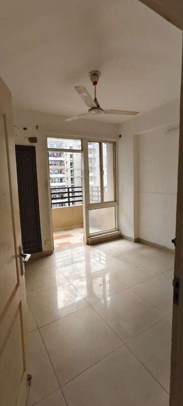 Room in 3 BHK Apartment at Gardenia Gateway, Sector 75 – for Sale