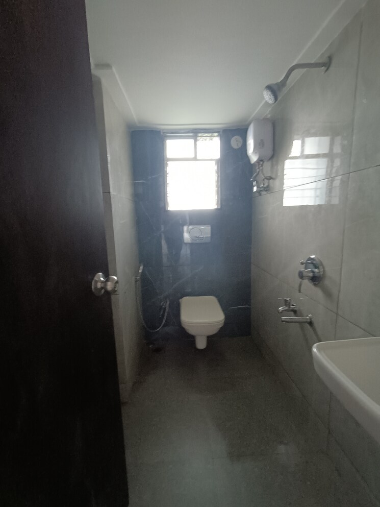 Bathroom, rna-ng-hill-crest 2 Bedroom 556 Sq.Ft. Apartment In Mira Road Thane 7629341