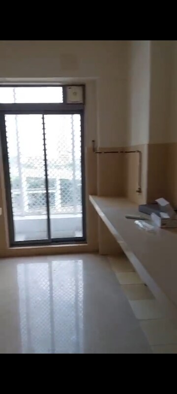 Room in 2.5 BHK Apartment at Piramal Vaikunth, Balkum Pada – for Sale