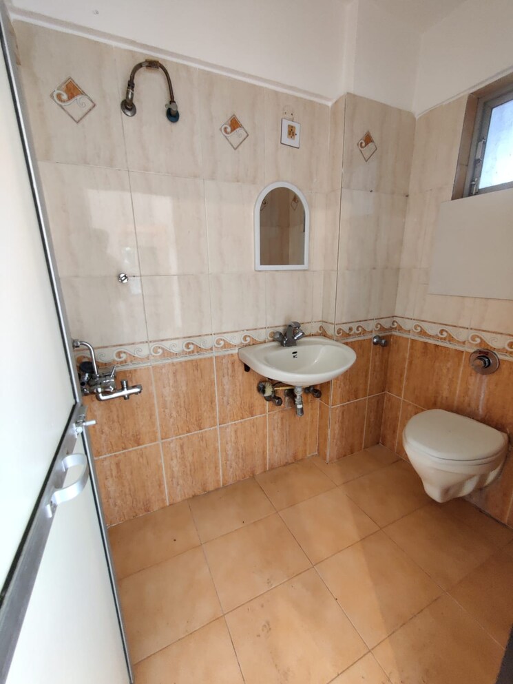 Bathroom, shadaab-tower 1 Bedroom 470 Sq.Ft. Apartment In Pali Hill Mumbai 7630040