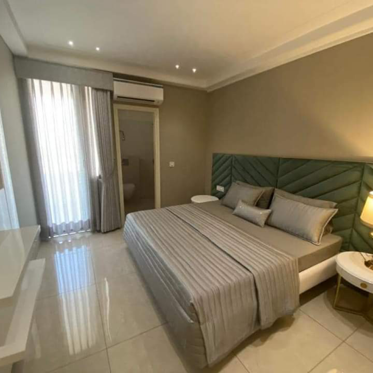 3 BHK 1450 Sq.Ft. Apartment in Somsons Imperial Towers