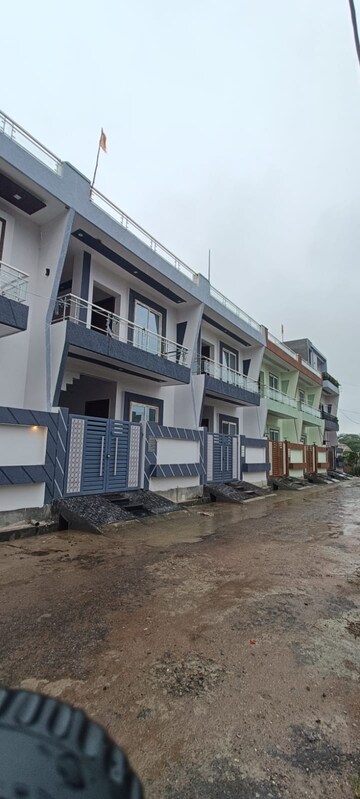 3 BHK Villa For Sale in Kursi Road