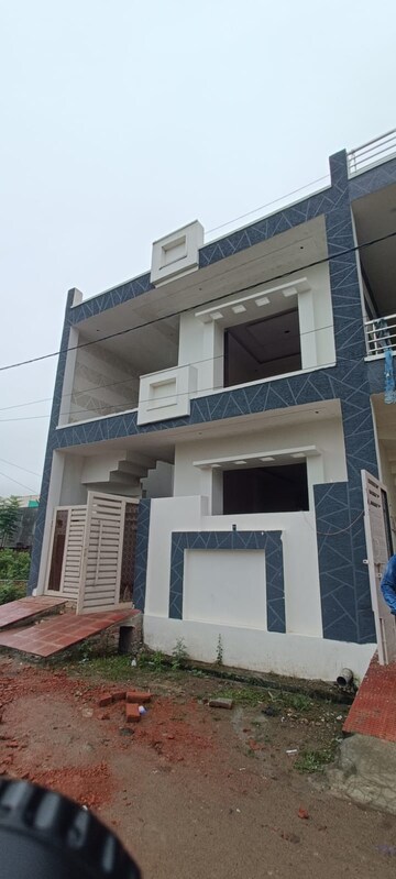 3 BHK Villa – Exterior View View at Kursi Road - for Sale