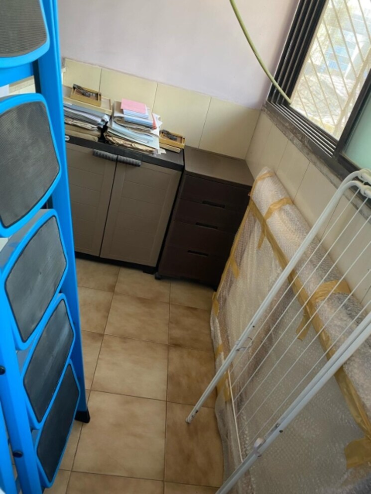 Balcony, mutual-chs 1 Bedroom 500 Sq.Ft. Apartment In Marzban Parsi Colony Mumbai 7630952