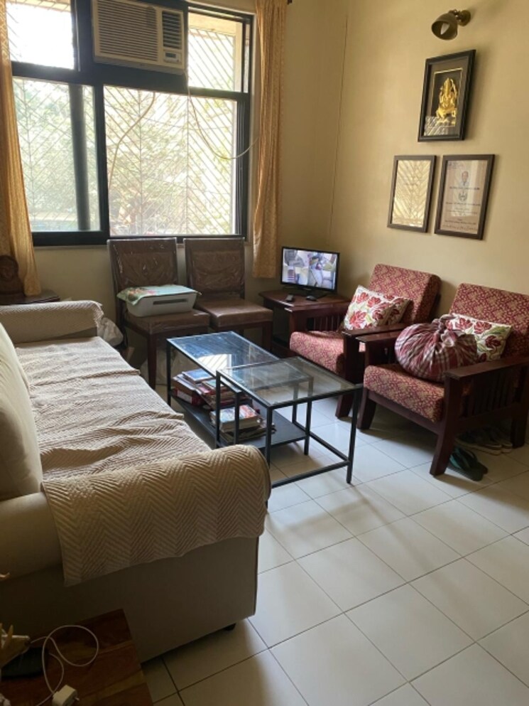 Living Room, mutual-chs 1 Bedroom 500 Sq.Ft. Apartment In Marzban Parsi Colony Mumbai 7630952