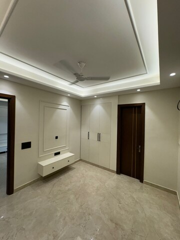 Room in 4 BHK Builder Floor at Ansal Versalia Avante, Sector 67a – for Sale