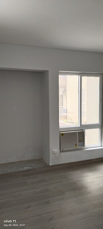 Room in 2 BHK Apartment at Silverglades The Melia, Sohna Sector 35 – for Sale