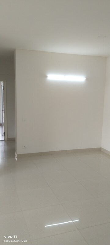 Room in 2 BHK Apartment at Silverglades The Melia, Sohna Sector 35 – for Sale