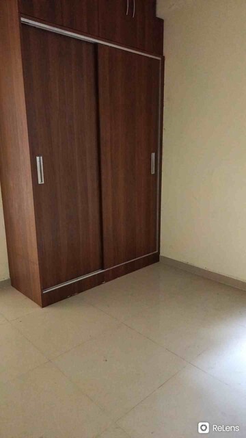 Room in 3 BHK Apartment at Conscient Habitat Residences, Sector 78 – for Sale