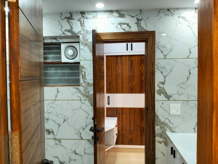 Balcony, sector 16 3 Bedroom 2030 Sq.Ft. Builder Floor In Sector 16 Faridabad 7631739