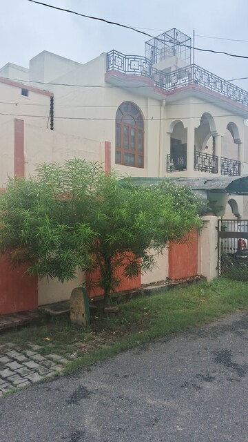 4 BHK Independent House – Exterior View View at Wazirganj - for Sale