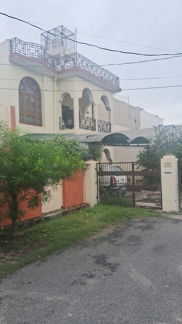4 BHK Independent House – Exterior View View at Wazirganj - for Sale