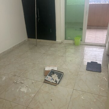 Room in 3 BHK Apartment at Gaurs Siddhartham, Siddharth Vihar – for Sale