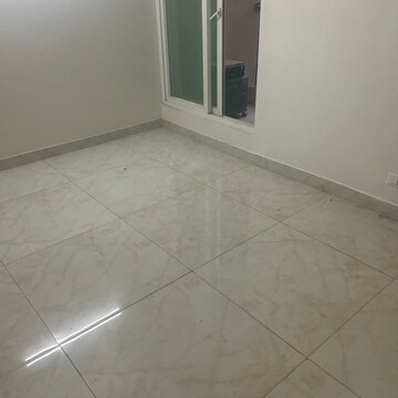 Room in 3 BHK Apartment at Gaurs Siddhartham, Siddharth Vihar – for Sale