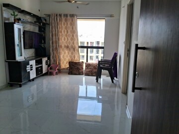 Living Room in 1.5 BHK Apartment at Runwal Gardens, Dombivli East – for Sale