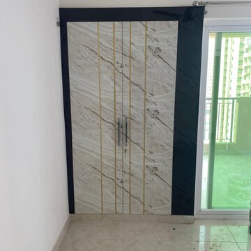 Room in 3 BHK Apartment at Gaurs Siddhartham, Siddharth Vihar – for Sale