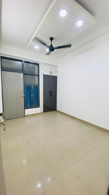 Room in 3 BHK Builder Floor at Sector 57 – for Sale