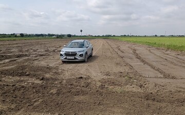 Plot For Sale in Neharpar