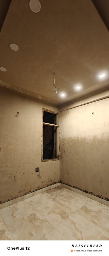 Furnished Amenities in 2 BHK Builder Floor at Sector 73 – for Sale