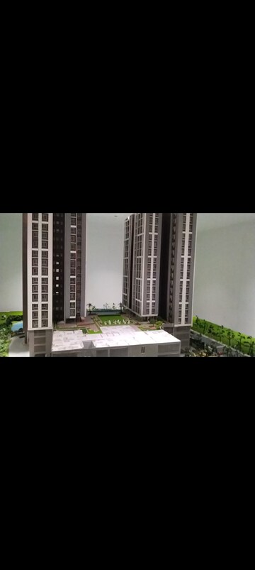 Room in 2 BHK Apartment at Srijan Laguna, Topsia – for Sale