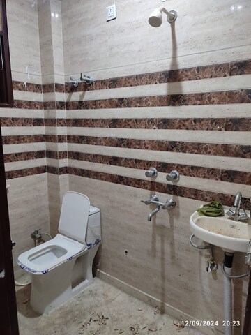Bathroom in 1 RK Builder Floor at Dwarka Mor – for Rent