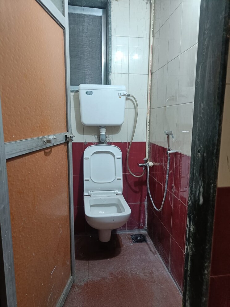 Bathroom, shreerang-chs 1 Bedroom 550 Sq.Ft. Apartment In Shrirang Society Thane 7635175