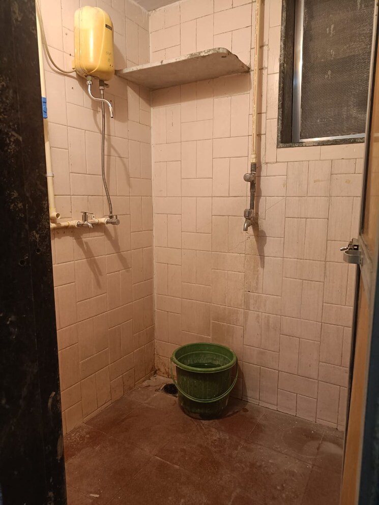 Bathroom, shreerang-chs 1 Bedroom 550 Sq.Ft. Apartment In Shrirang Society Thane 7635175