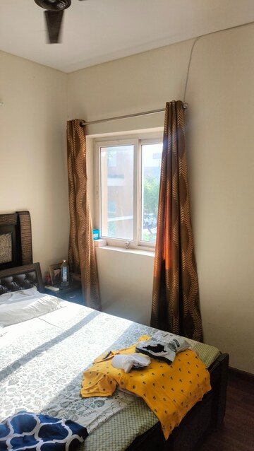 Room in 3 BHK Builder Floor at BPTP Parkland Pride, Sector 77 – for Sale