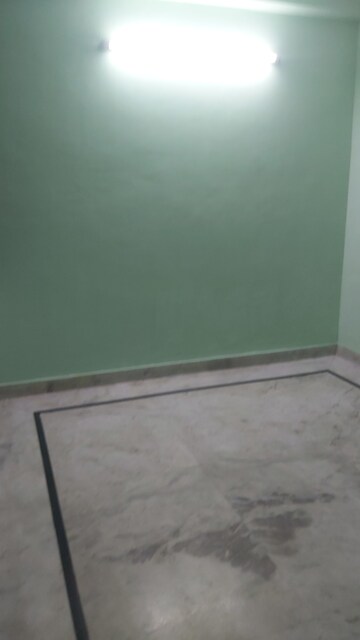 Room in 2.5 BHK Builder Floor at Mayur Vihar Phase 1 – for Sale