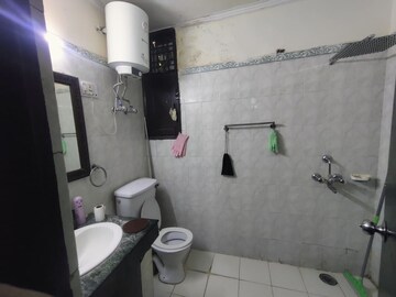 Master Bedroom in 3 BHK Builder Floor at Ardee City, Sector 52 – for Sale