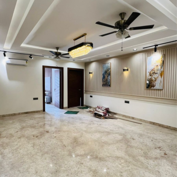 Room in 4 BHK Builder Floor at South City 2 – for Sale