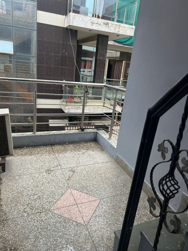 Balcony, arjun nagar 2.5 Bedroom 45 Sq.Yd. Independent House In Arjun Nagar Gurgaon 7636094
