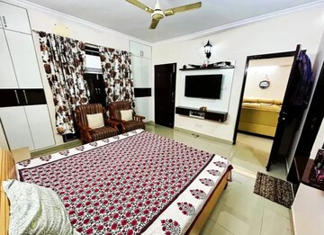 Bedroom in 3 BHK Builder Floor at Vaishali Sector 6 – for Sale