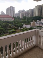 3 BHK + Pooja Room,Extra Room 1755 Sq.Ft. Apartment in DLF Regal Gardens