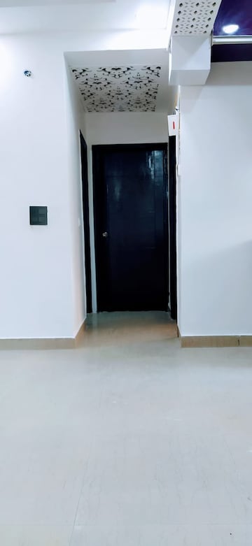 Room in 2.5 BHK Apartment at Anthem French Apartment, Sector 16b Greater Noida – for Sale