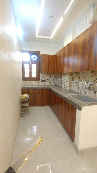 2 BHK Builder Floor For Rent in Vishwas Park Delhi  7637184