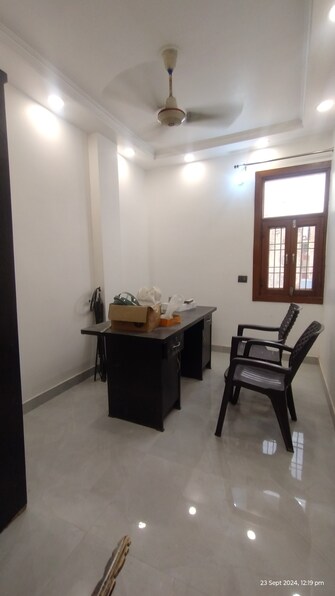 2 BHK Builder Floor For Rent in Vishwas Park Delhi  7637184