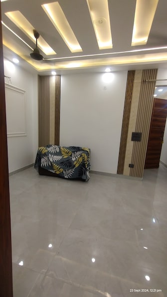 2 BHK Builder Floor For Rent in Vishwas Park Delhi  7637184