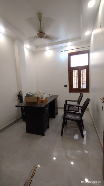 2 BHK Builder Floor For Rent in Vishwas Park Delhi  7637184