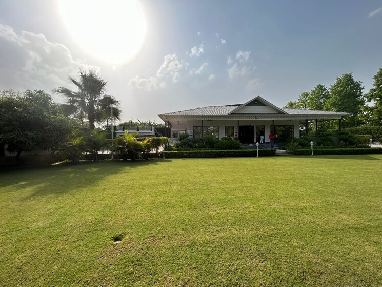 Garden, gaur-yamuna-city-6th-park-view  105 Sq.Yd. Plot In Gaur Yamuna City Greater Noida 7637287