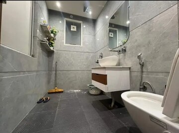 Master Bedroom in 3 BHK Builder Floor at Vaishali Sector 5 – for Sale