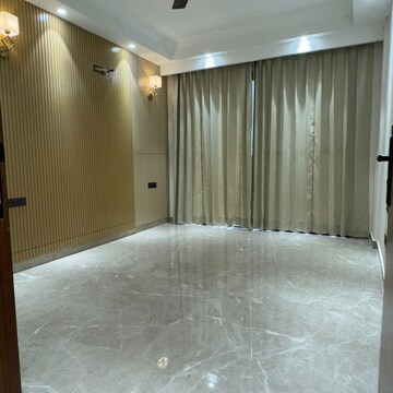 Building Lobby in 4 BHK Builder Floor at South City 2 – for Sale