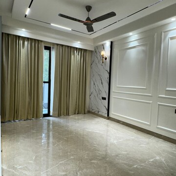 Room in 4 BHK Builder Floor at South City 2 – for Sale