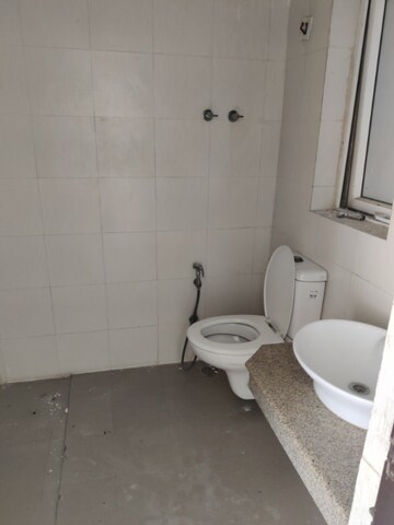 Bathroom in 3.5 BHK Apartment at Indiabulls Centrum Park, Sector 103 – for Sale