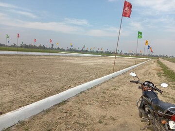 Plot Area in  Land at Gosainganj – for Sale