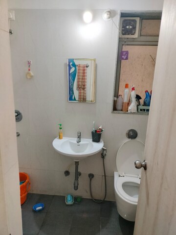 Bathroom in 1.5 BHK Apartment at Lodha Palava City, Dombivli East – for Sale