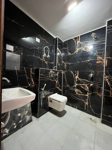 Master Bedroom in 4 BHK Builder Floor at Palm Residency Chhatarpur, Chattarpur – for Sale