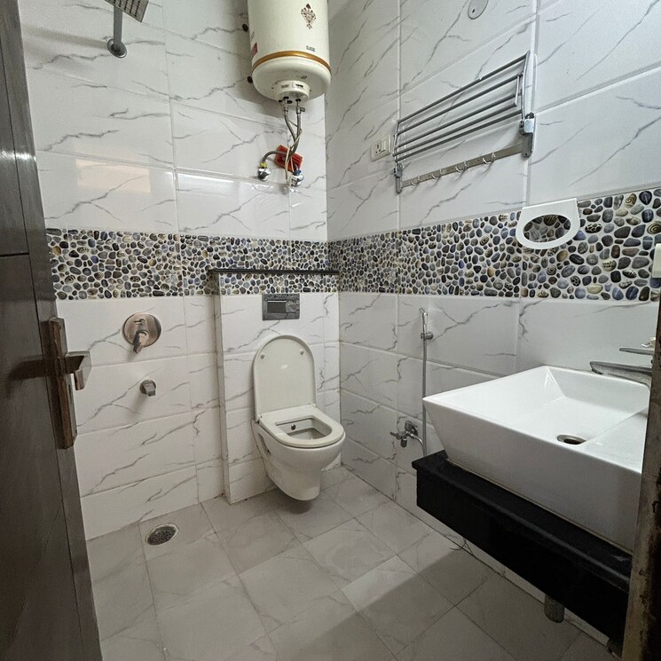 Attached Bathroom, freedom fighters enclave 2 Bedroom 850 Sq.Ft. Apartment In Freedom Fighters Enclave Delhi 7638584